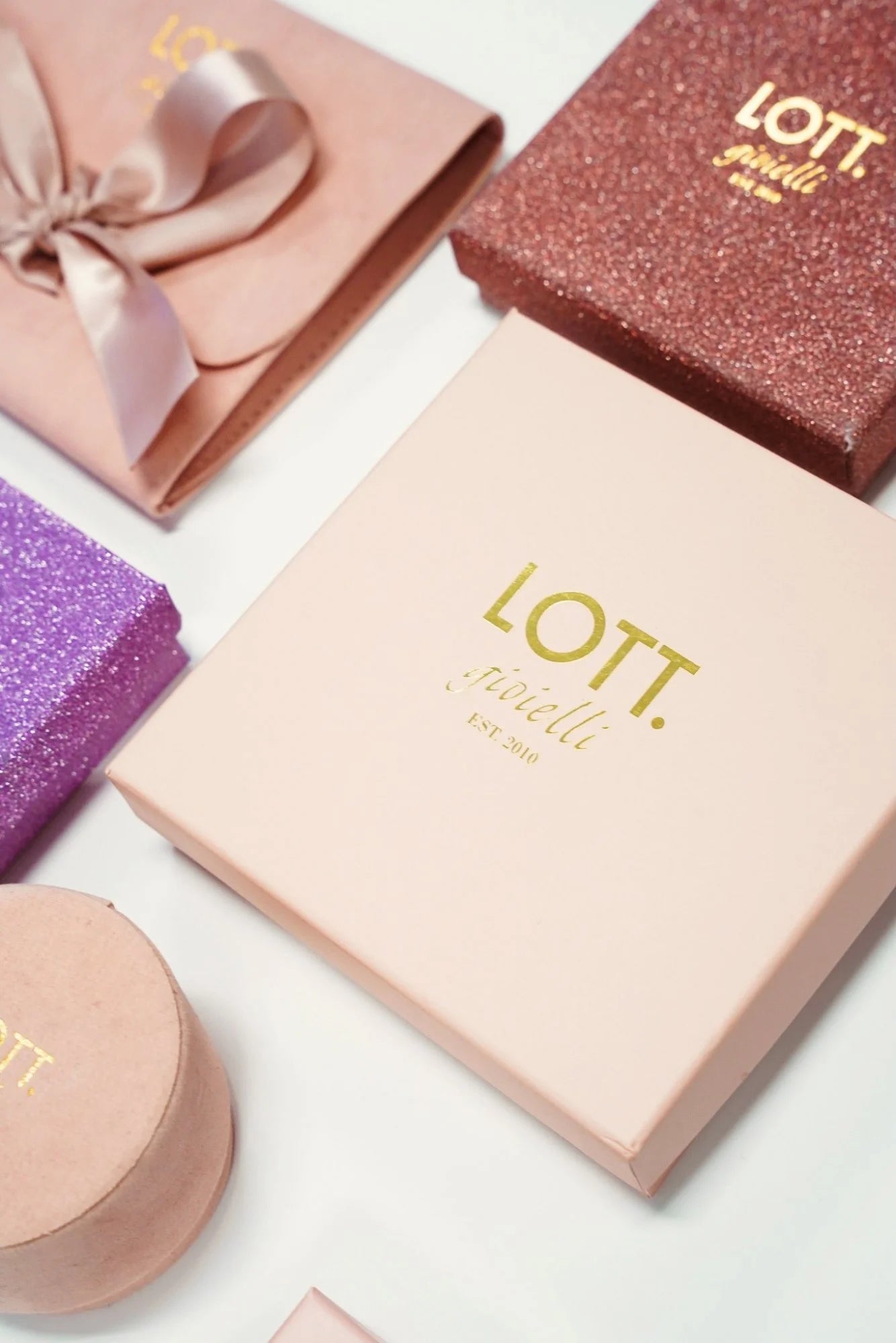 Holly black double stones glassberry ace L earrings