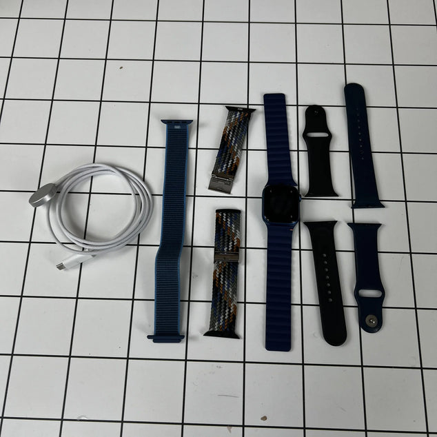 apple watch 7 series aluminimum blauw 41 mm 4 extra bandjes zwart/scout-blauw/lichtblauw kliterband/meerdere kleuren