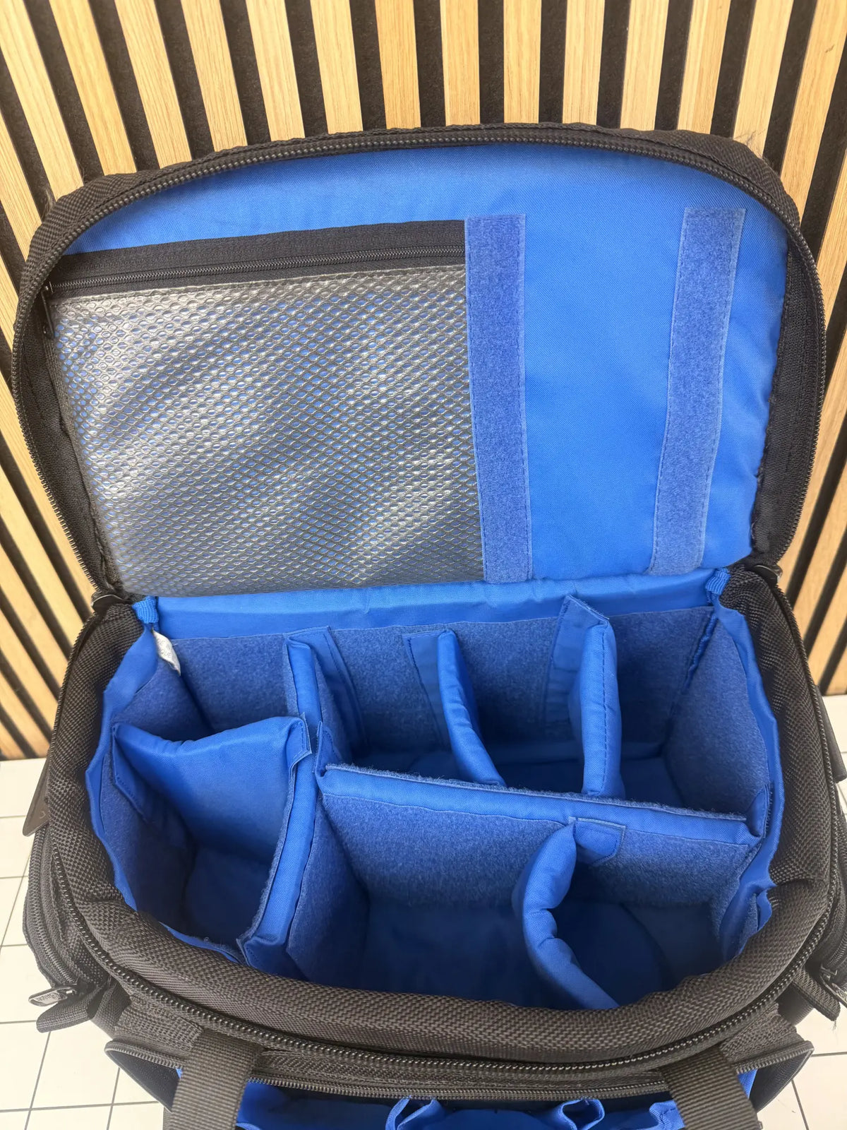 compact AW camera tas