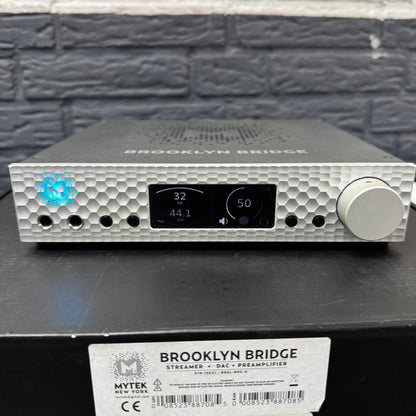 Mytek Brooklyn Bridge – Convertisseur numérique-analogique haut de gamme et lecteur réseau – Préamplificateur et amplificateur casque BKRL-BRG-S