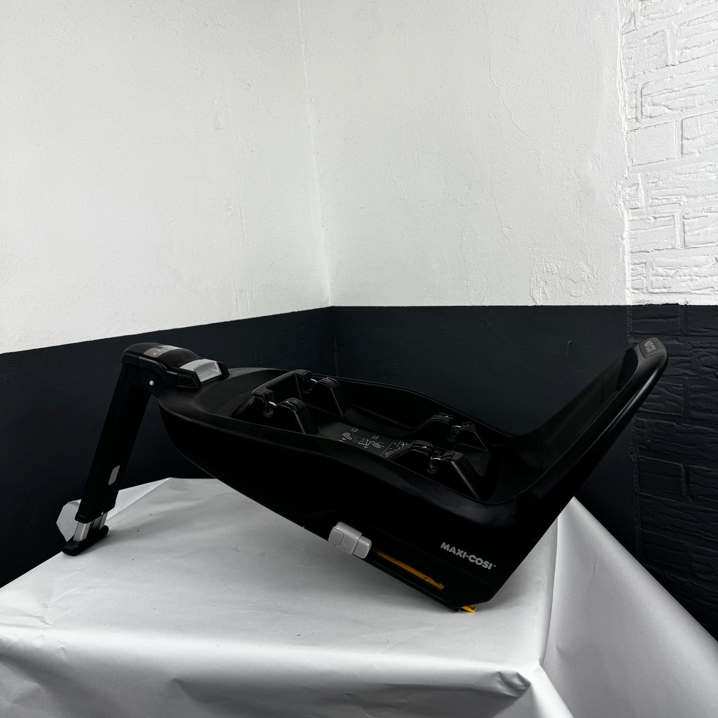 Base Isofix Maxi-Cosi FamilyFix One i-Size + siège auto – Occasion