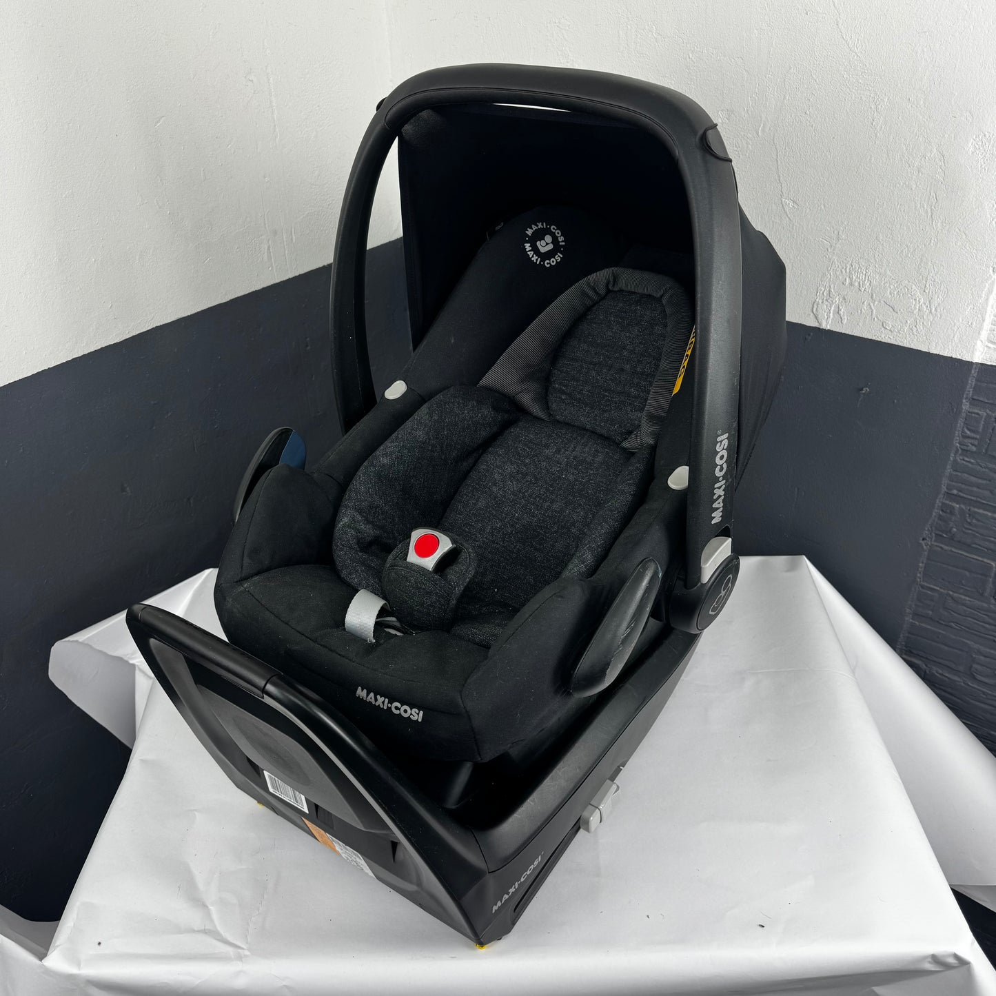 Base Isofix Maxi-Cosi FamilyFix One i-Size + siège auto – Occasion