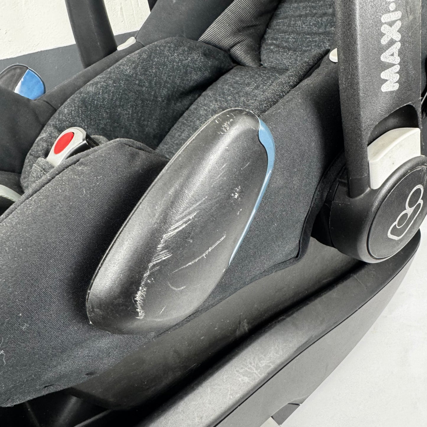 Base Isofix Maxi-Cosi FamilyFix One i-Size + siège auto – Occasion