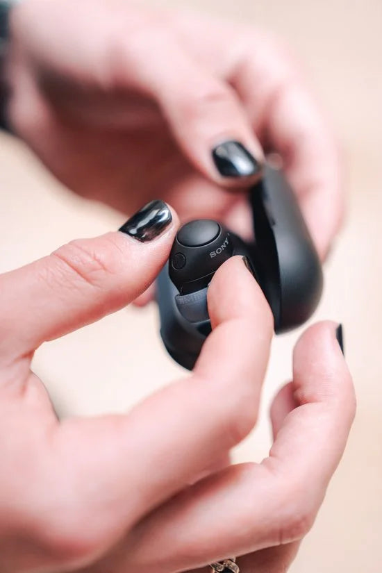 WF-C700N – Draadloze oordopjes met Noise Cancelling - Zwart