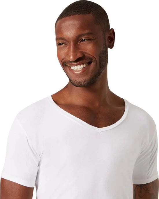 LABFRESH zweetbestendig ondershirt - antibacterieel, geurwerend, onzichtbaar, Gerecycled Bio-materiaal.