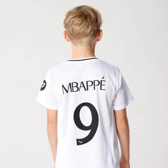 Real Madrid Thuis Tenue 2024/2025 - Kylian Mbappé - Maat 116 t/m 164 - Voetbaltenue Kinderen - Shirt en Broekje - Jongens en Meisjes - 100% Polyester