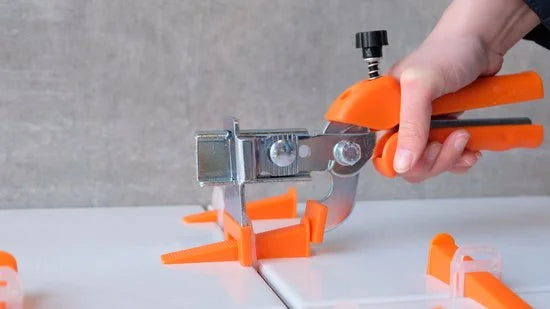 Levelit - Instelbare metalen tang