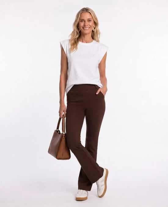 Je m'appelle Travelstof At Work Broek Flared fit Met stretch - Bruin - Maat M