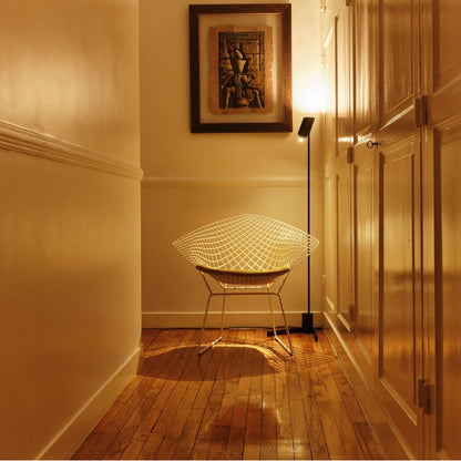 Lampadaire « Vision 20/20 » – Éclairage par le haut et par le bas | Éditions DCW